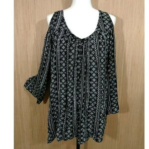 Lovesick Black And White Cold Shoulder Top Size 2